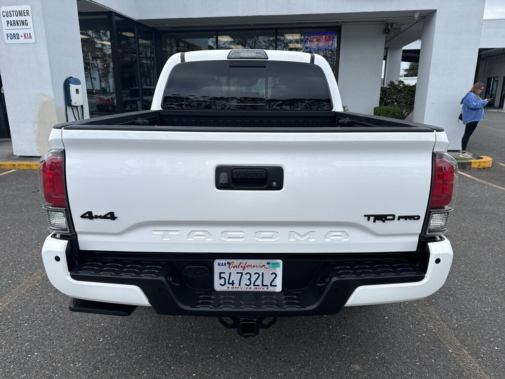 Used 2018 Toyota Tacoma TRD Pro AWD/4WD image 4