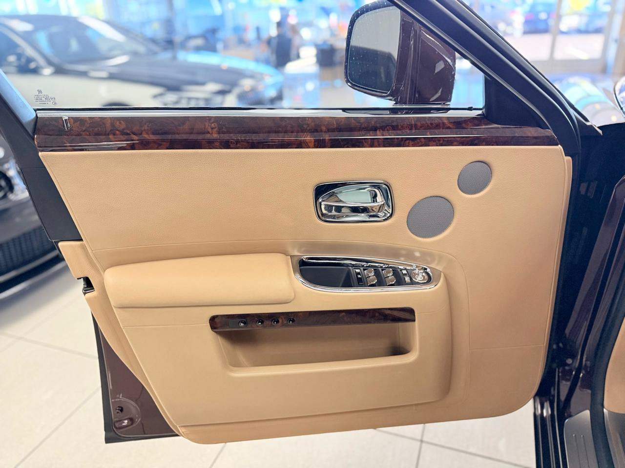 Used 2011 Rolls-Royce Ghost RWD image 8
