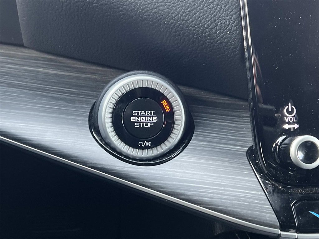 Used 2024 Jeep Wagoneer L Series II w/ Flexible Seating Group image 22