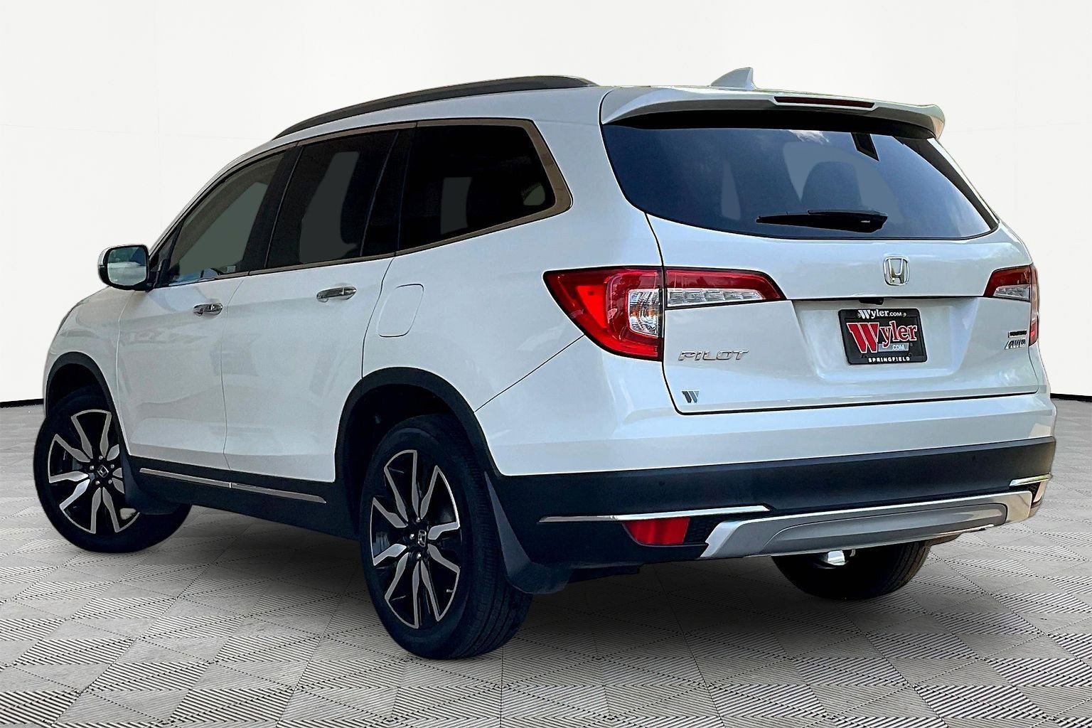 Used 2019 Honda Pilot Touring image 4
