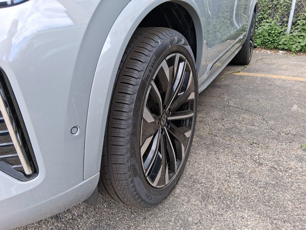 New 2026 Volvo XC90 B6 Ultra w/ Protection Package Premier AWD/4WD image 4