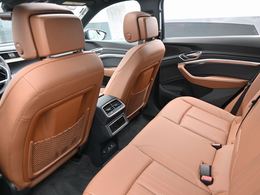 Used 2024 Audi Q8 e-tron Premium Plus image 36