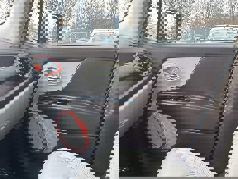 Used 2016 Jeep Renegade Limited image 13