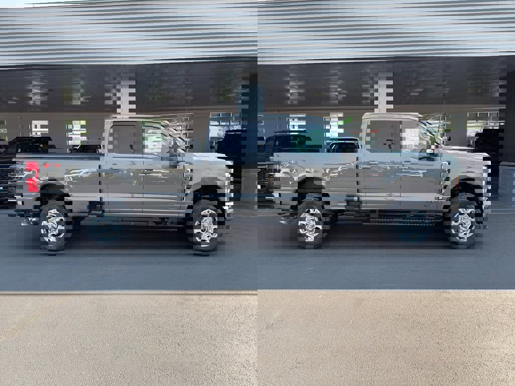 New 2026 Ford F350 XLT w/ XLT Premium Package image 4