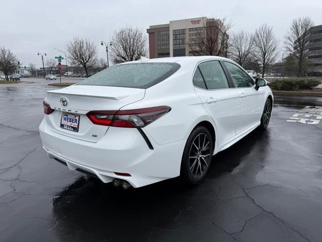 Used 2024 Toyota Camry SE image 6