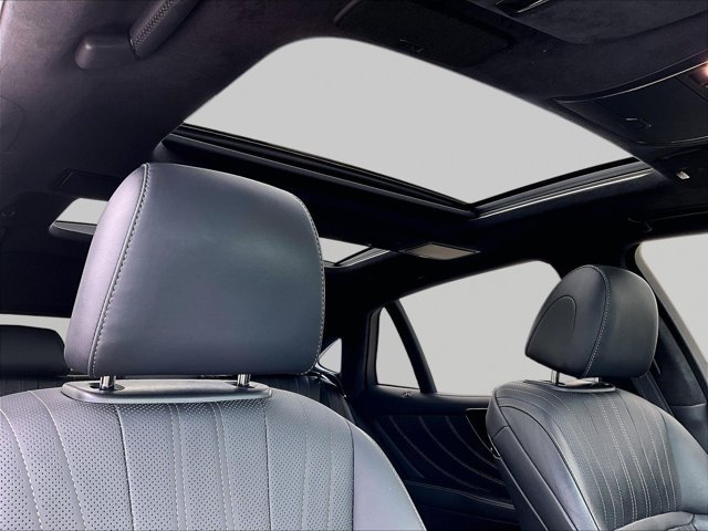 Used 2022 Lexus LS 500 w/ Interior Upgrade Package RWD image 17