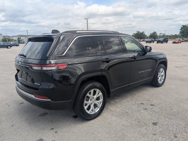 Used 2023 Jeep Grand Cherokee Limited AWD/4WD image 4