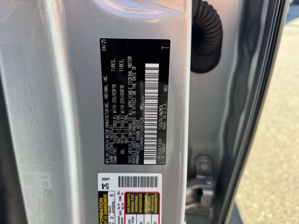 Used 2025 Toyota Grand Highlander AWD image 13
