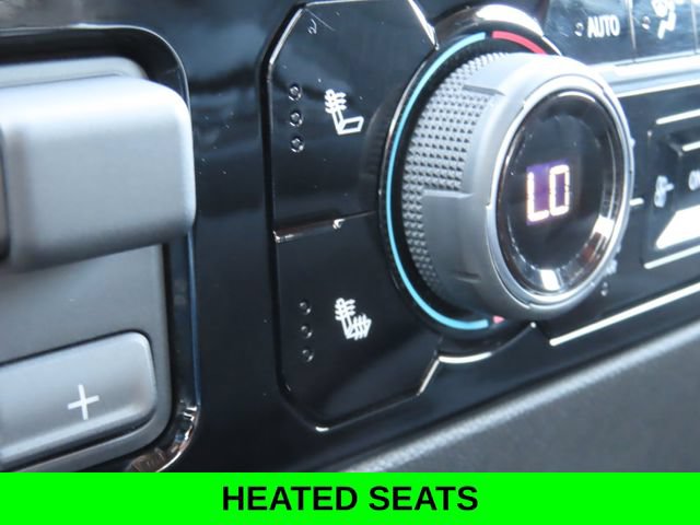 Used 2025 Chevrolet Silverado 1500 LT AWD/4WD image 4