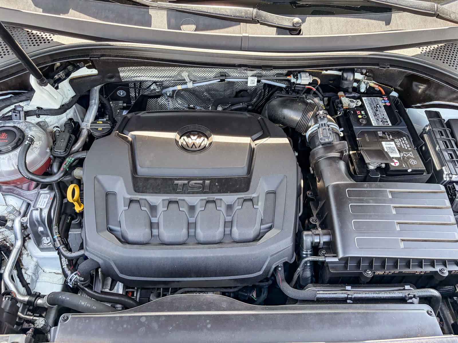 Used 2021 Volkswagen Tiguan SE R-Line image 52