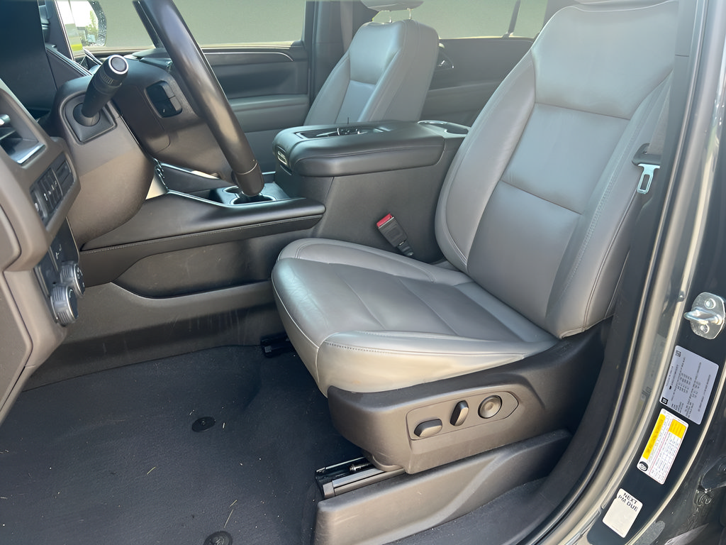 Used 2021 Chevrolet Suburban LT RWD image 18