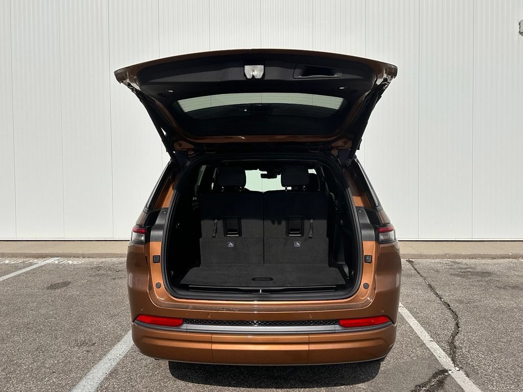 New 2026 Jeep Grand Cherokee L Limited AWD/4WD image 21