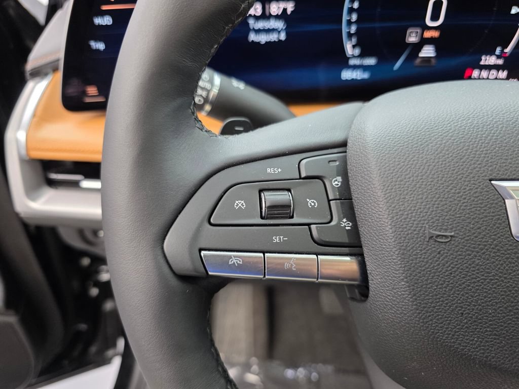 Used 2025 Cadillac XT4 Premium Luxury w/ Technology Package AWD/4WD image 19