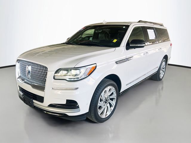 Used 2024 Lincoln Navigator L Reserve image 4