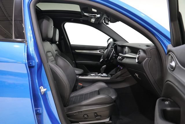 Used 2024 Alfa Romeo Stelvio Veloce AWD/4WD image 35