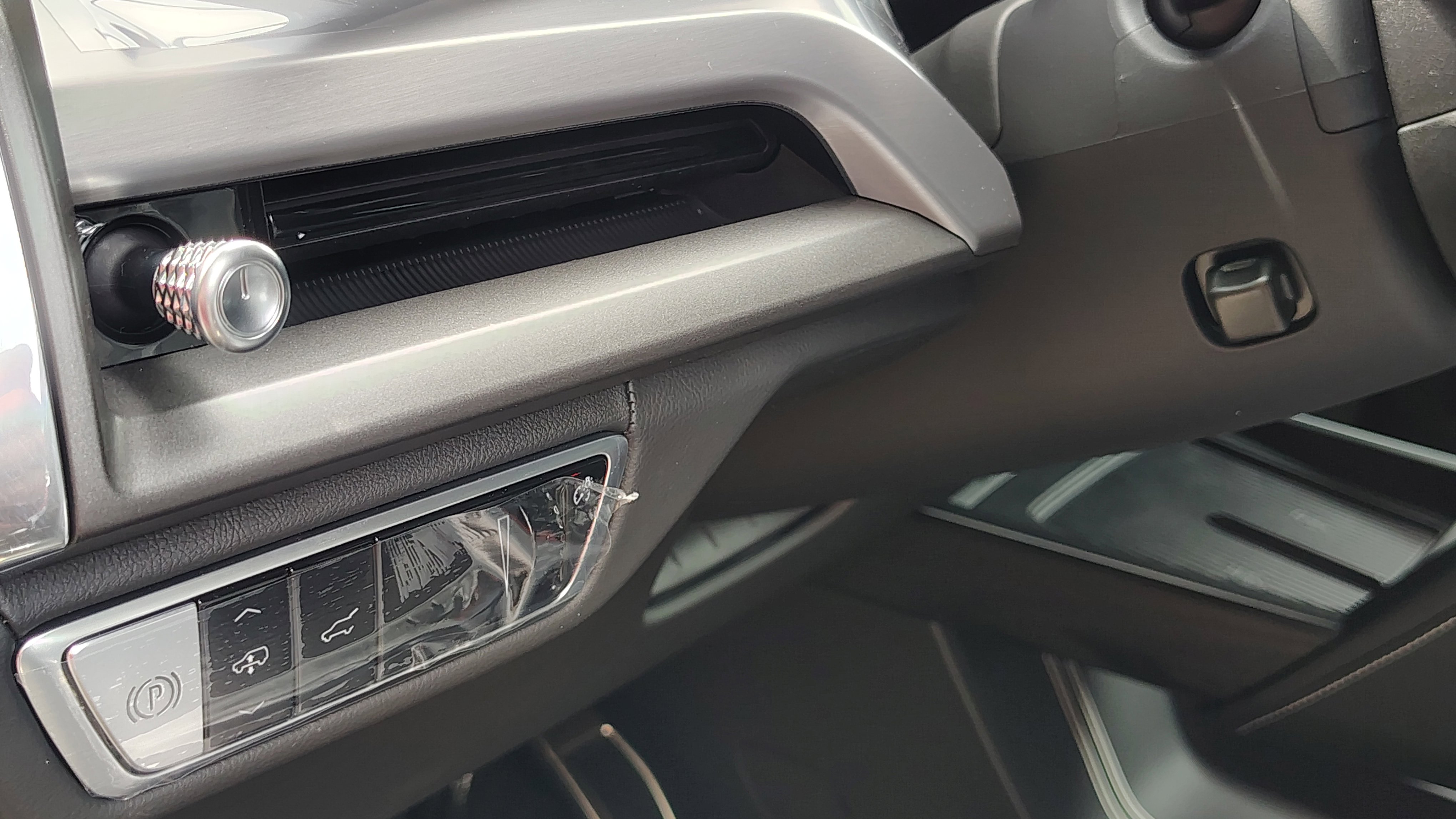 New 2026 Cadillac Vistiq Platinum w/ LPO, Floor Liner Package image 12