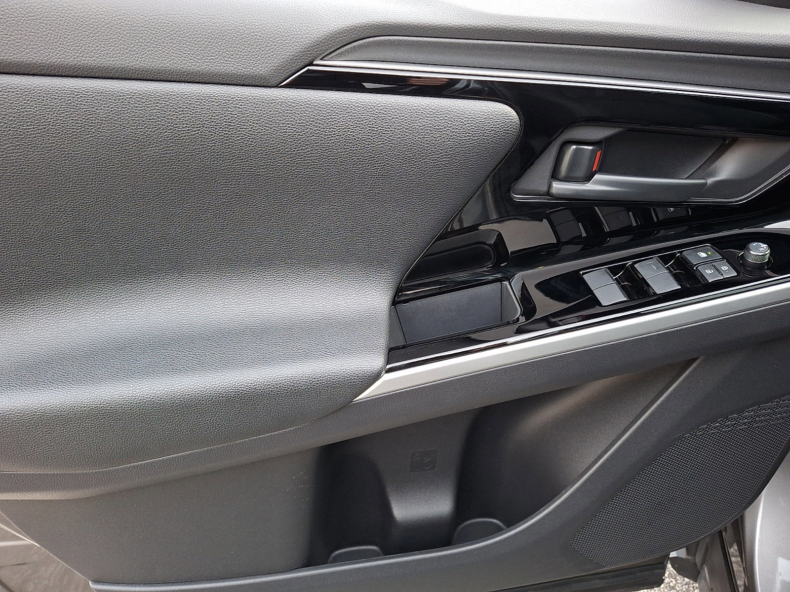 Certified 2024 Toyota bZ4X XLE image 12