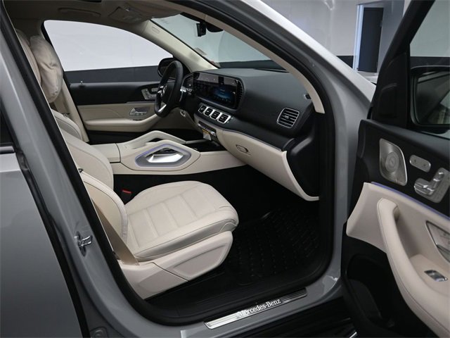 New 2026 Mercedes-Benz GLS 450 4MATIC image 32