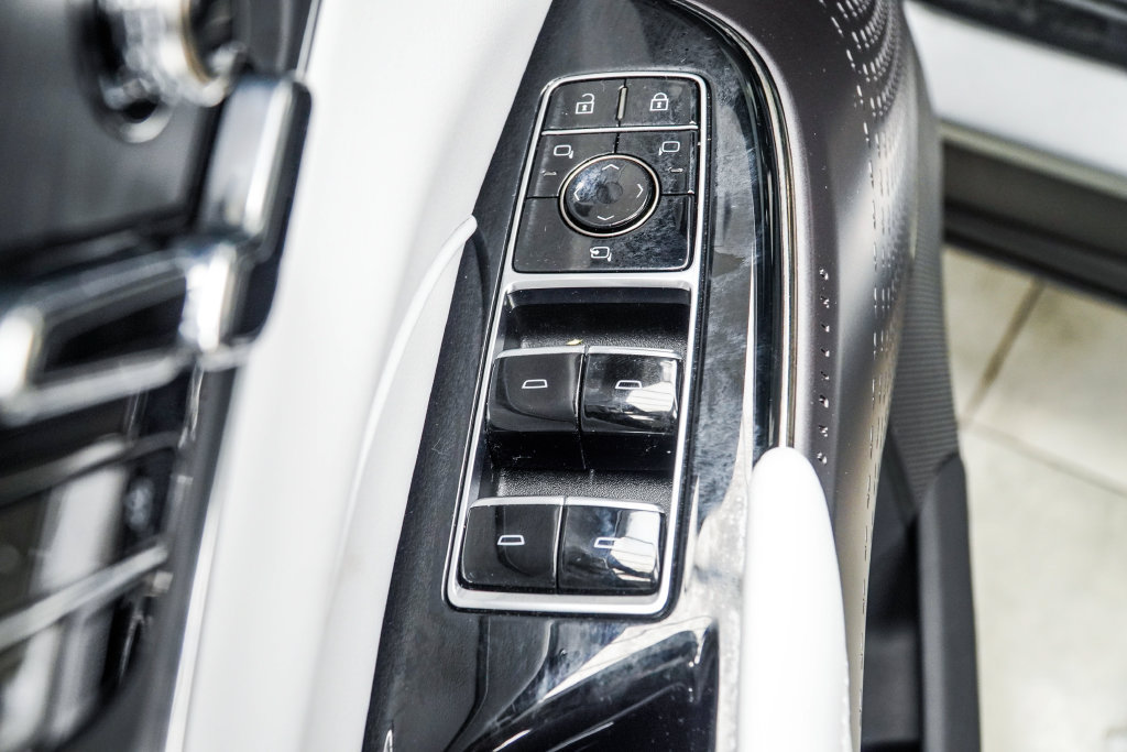 Used 2024 Cadillac Lyriq Sport AWD/4WD image 37