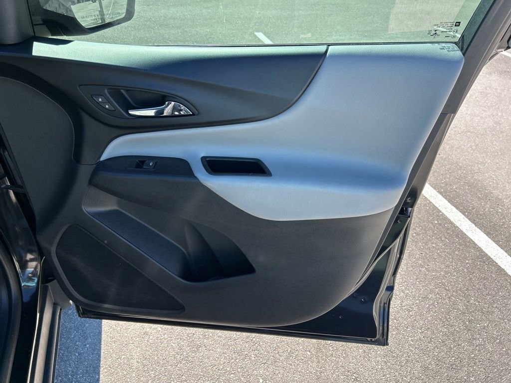 Used 2022 Chevrolet Equinox LS w/ LS Convenience Package image 35