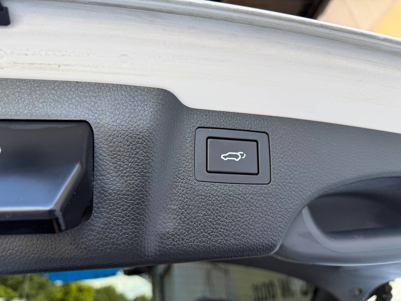 Used 2017 Hyundai Santa Fe Sport FWD image 34