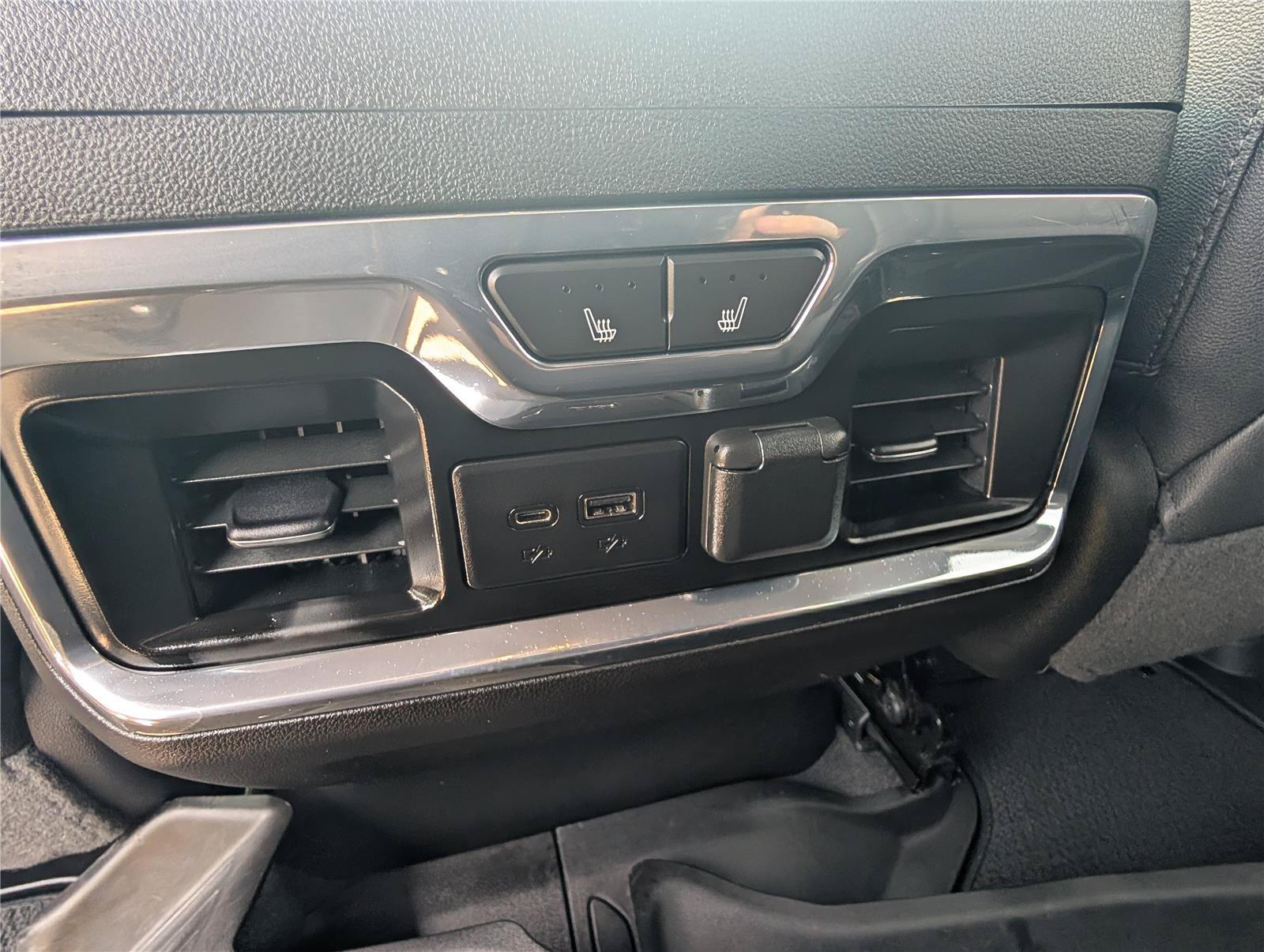 Used 2023 GMC Sierra 2500 AT4 w/ AT4 Preferred Package AWD/4WD image 16