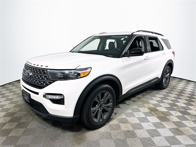 Used 2022 Ford Explorer XLT w/ Equipment Group 202A image 7