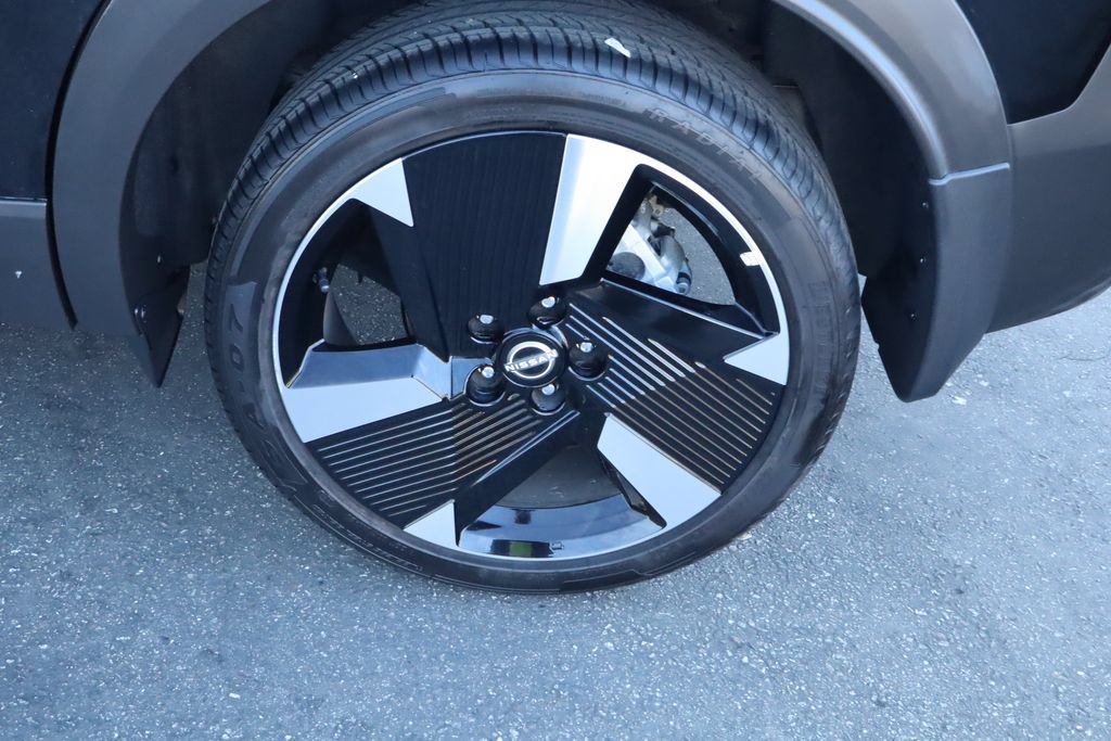 Used 2025 Nissan Kicks SR FWD image 16