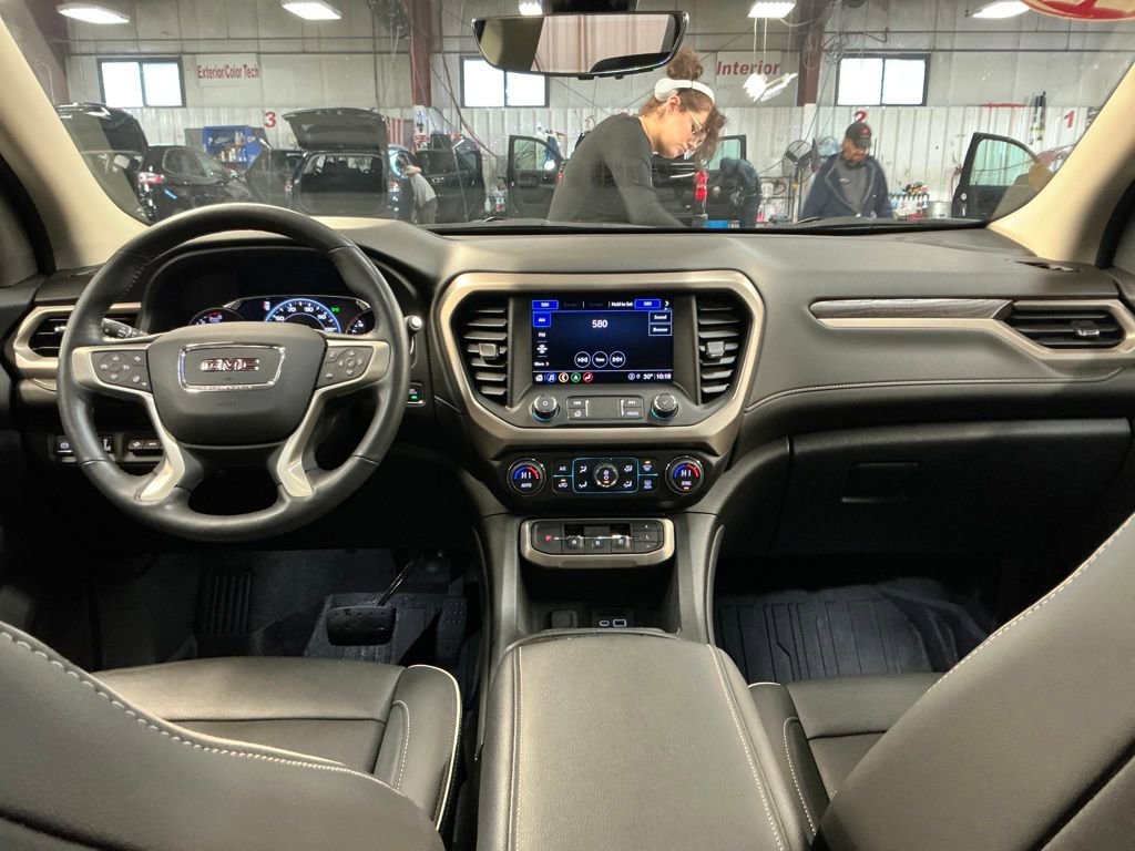 Certified 2022 GMC Acadia Denali w/ Denali Ultimate Package image 16