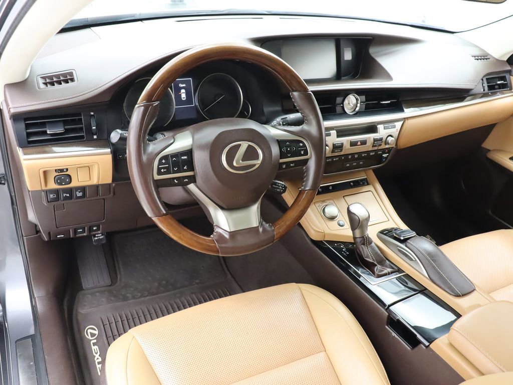 Used 2017 Lexus ES 350 w/ Navigation System Package FWD image 14