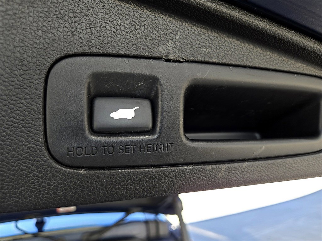 Used 2017 Honda CR-V Touring image 32