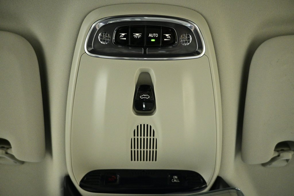 Used 2019 Volvo V60 T6 Inscription image 17