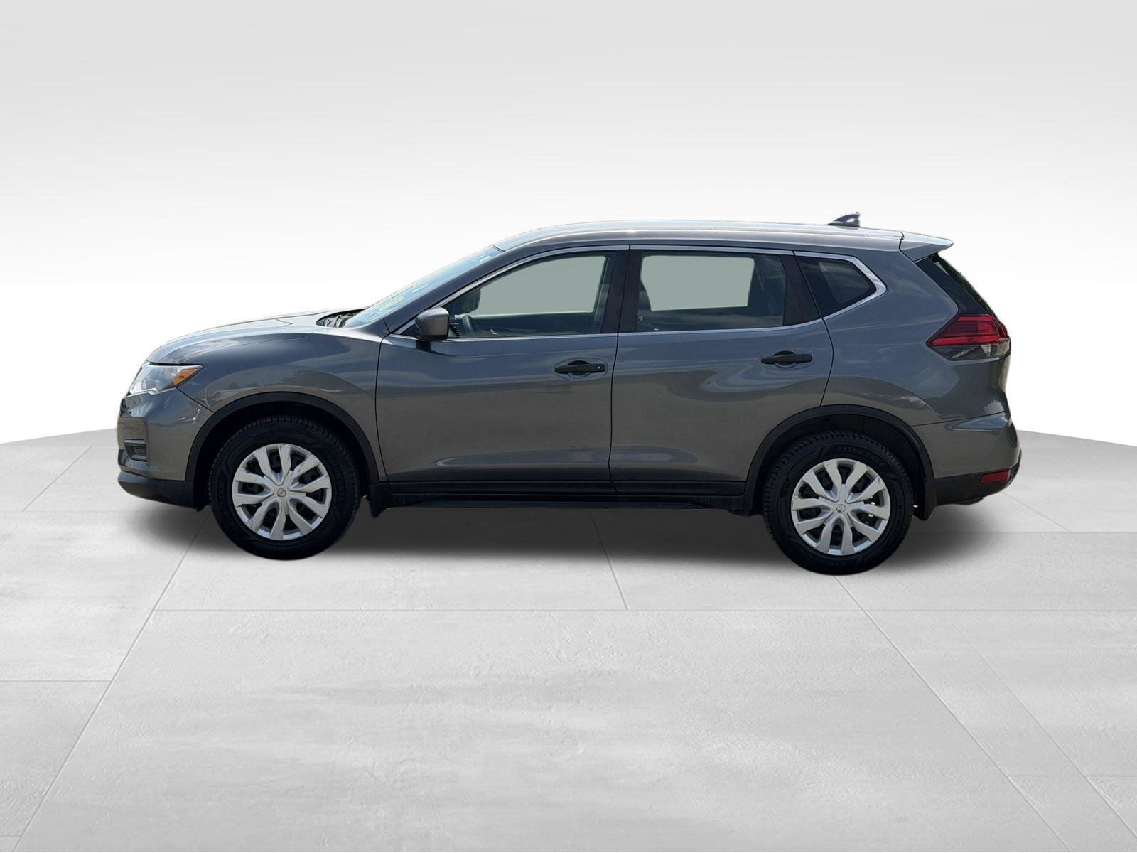 Used 2017 Nissan Rogue S AWD/4WD image 2