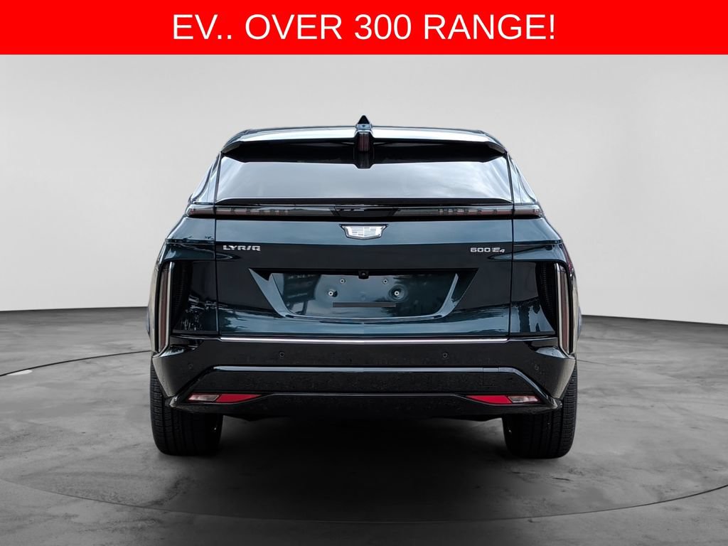 Used 2024 Cadillac Lyriq Luxury AWD/4WD image 6