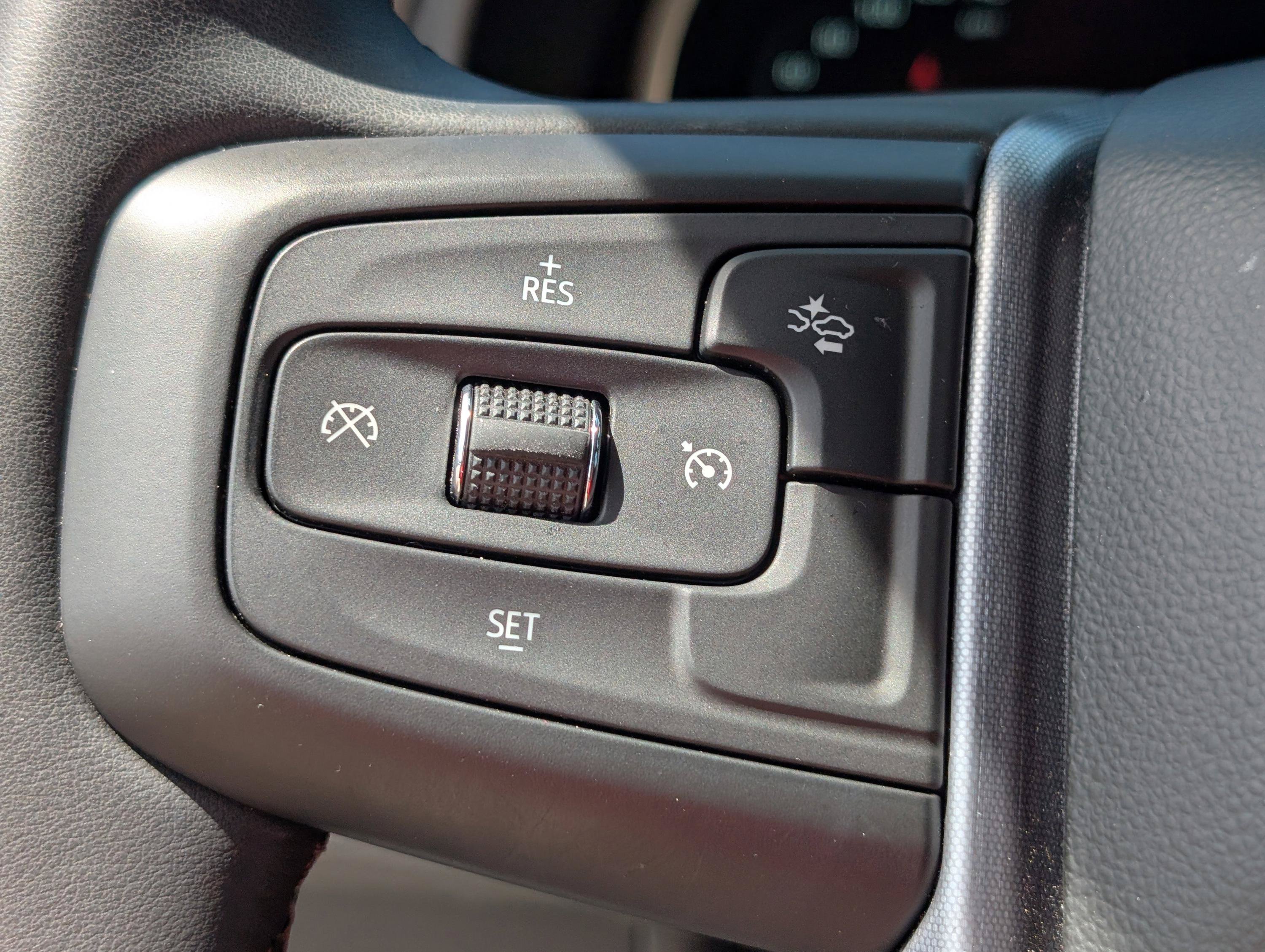 Used 2024 GMC Yukon SLT AWD/4WD image 19