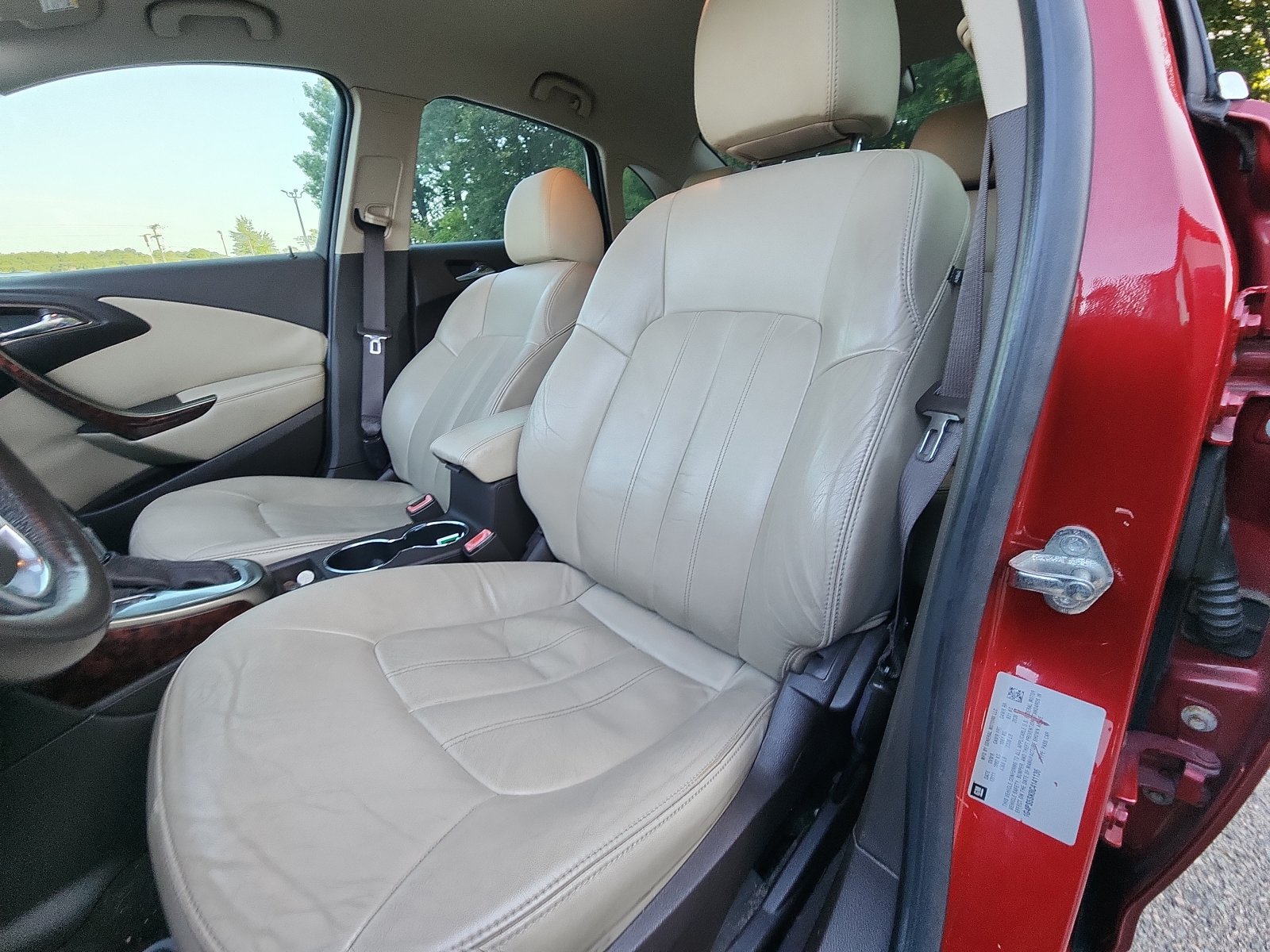 Used 2012 Buick Verano Leather FWD image 18
