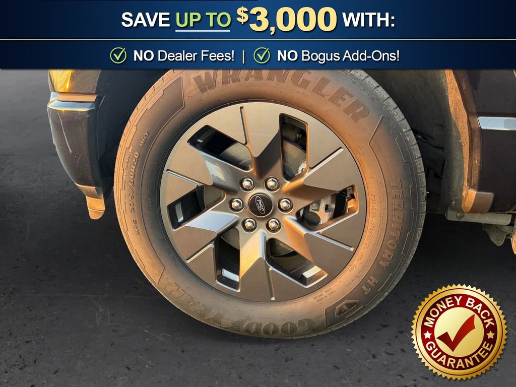 Used 2023 Ford F150 Lightning Lariat image 13