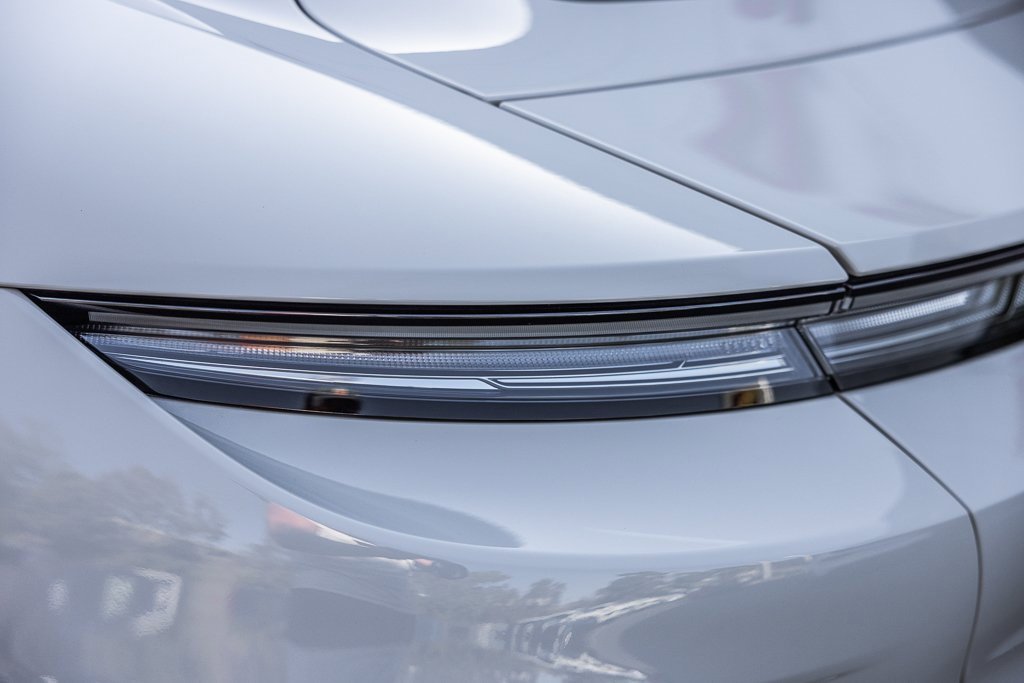 Certified 2025 Porsche Taycan Turbo image 28