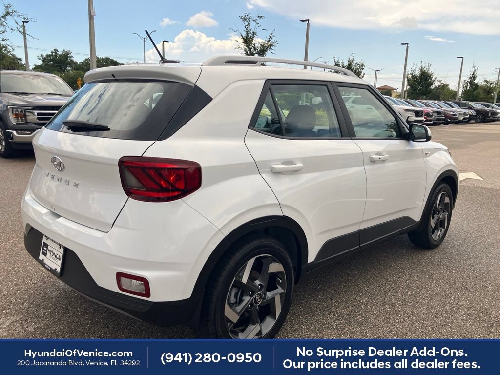 Used 2026 Hyundai Venue SEL FWD image 11