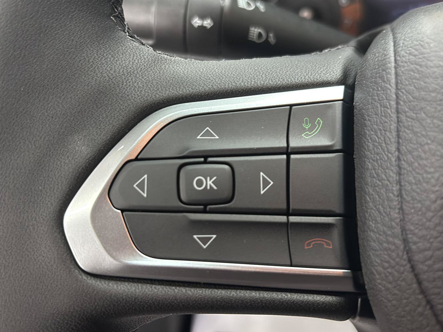 New 2026 Jeep Compass Latitude AWD/4WD image 12
