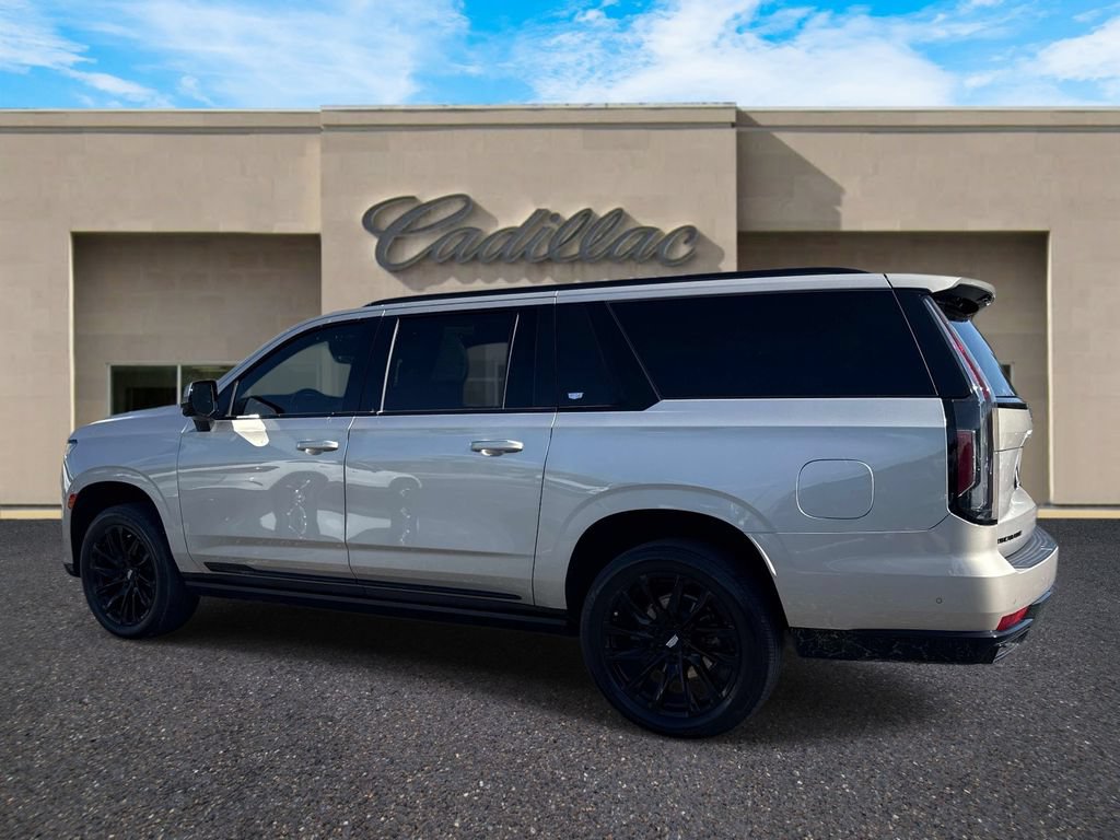 Used 2024 Cadillac Escalade ESV Sport w/ LPO, ONYX Package AWD/4WD image 5