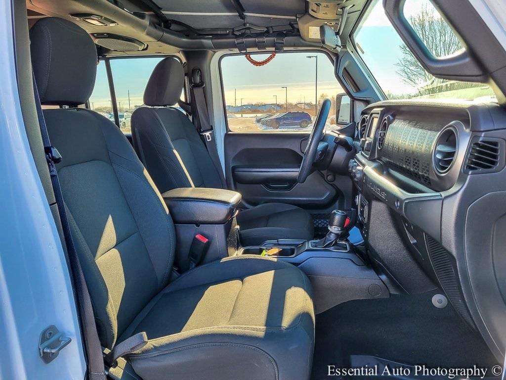 Used 2018 Jeep Wrangler Unlimited Sport image 29