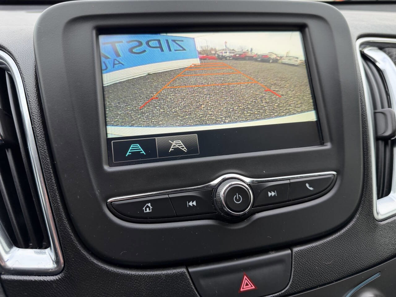 Used 2017 Chevrolet Malibu LT FWD image 22