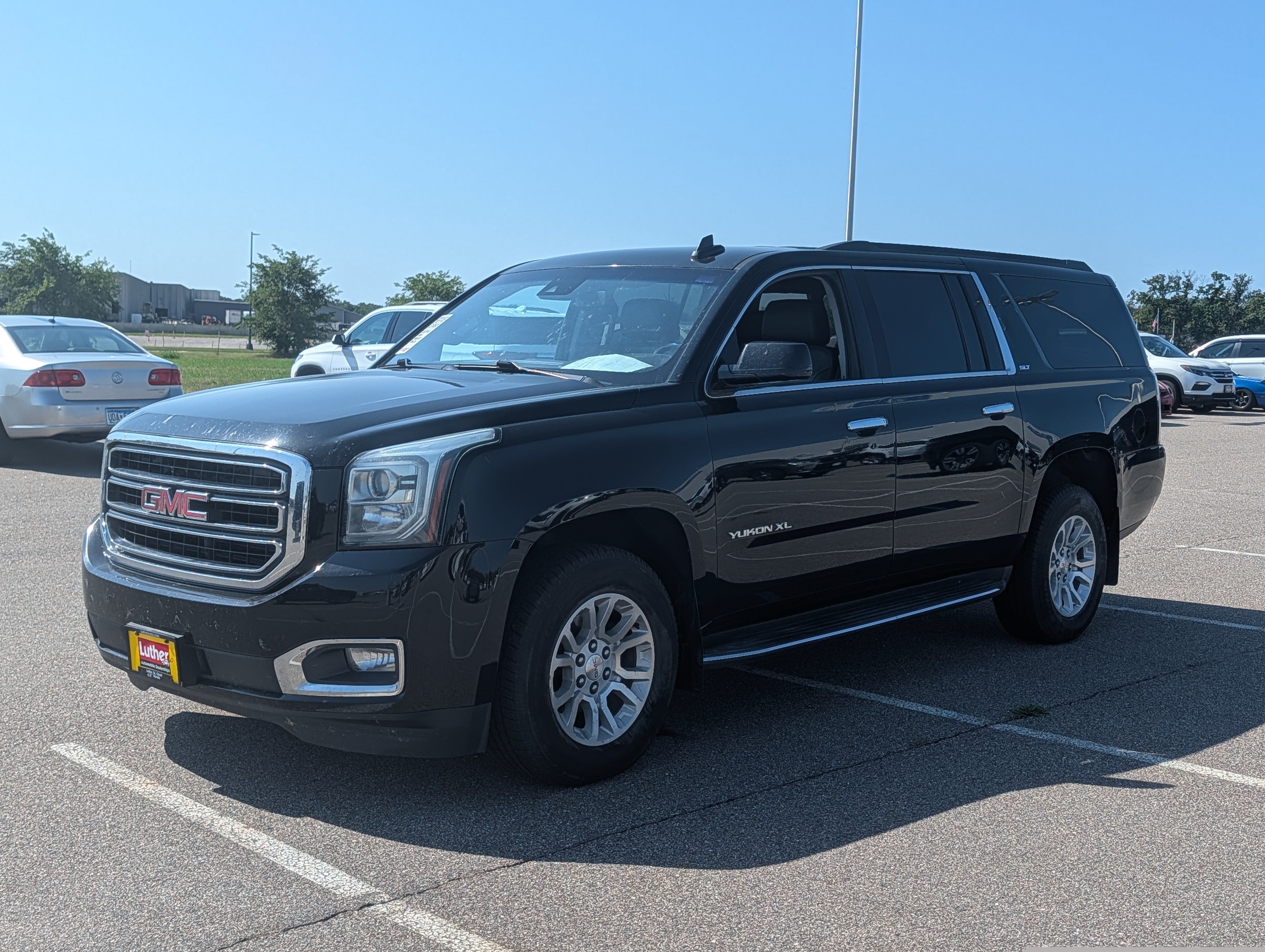 Used 2018 GMC Yukon XL SLT AWD/4WD image 2