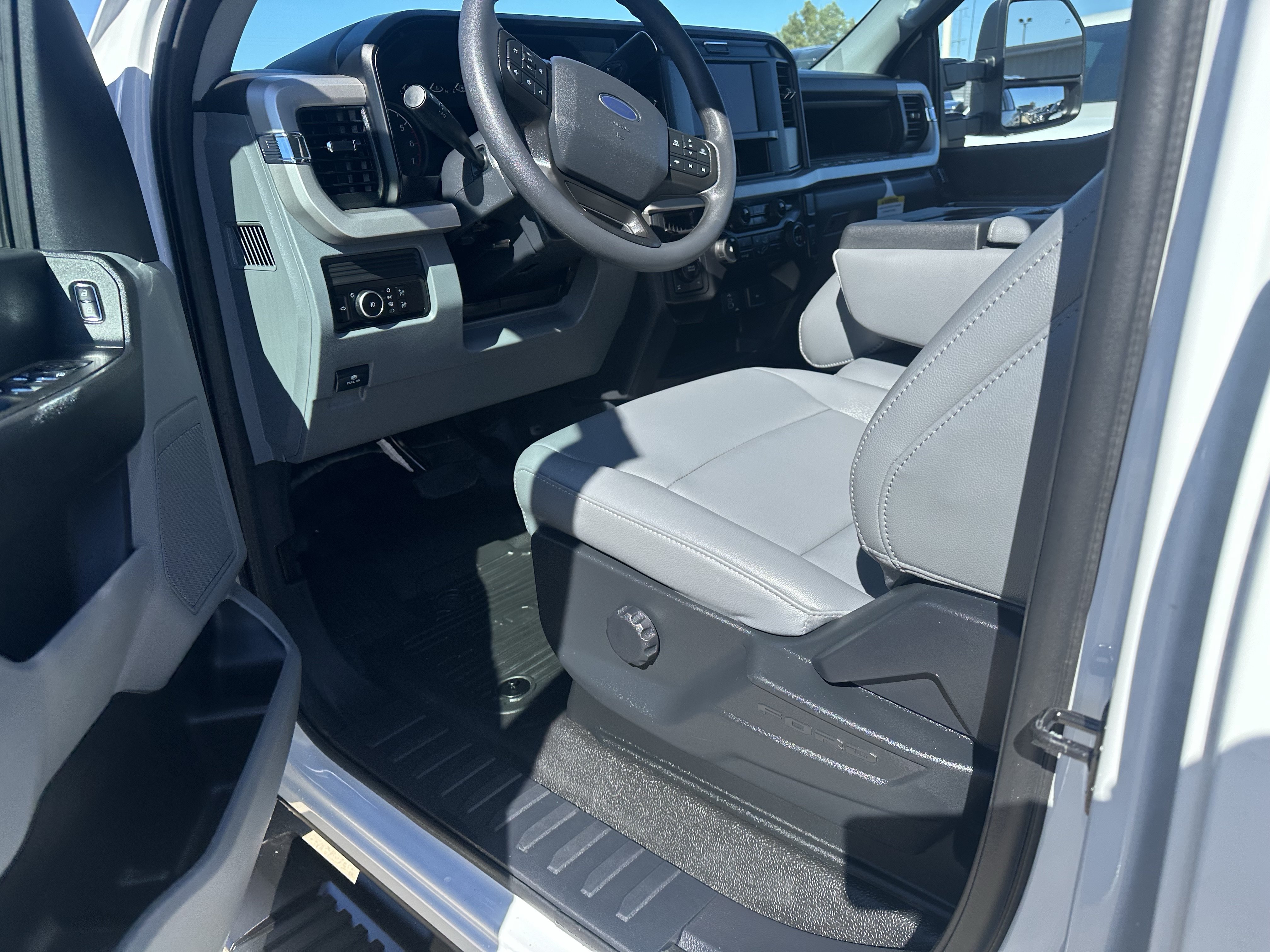 Used 2025 Ford F250 XL w/ XL Chrome Package AWD/4WD image 15