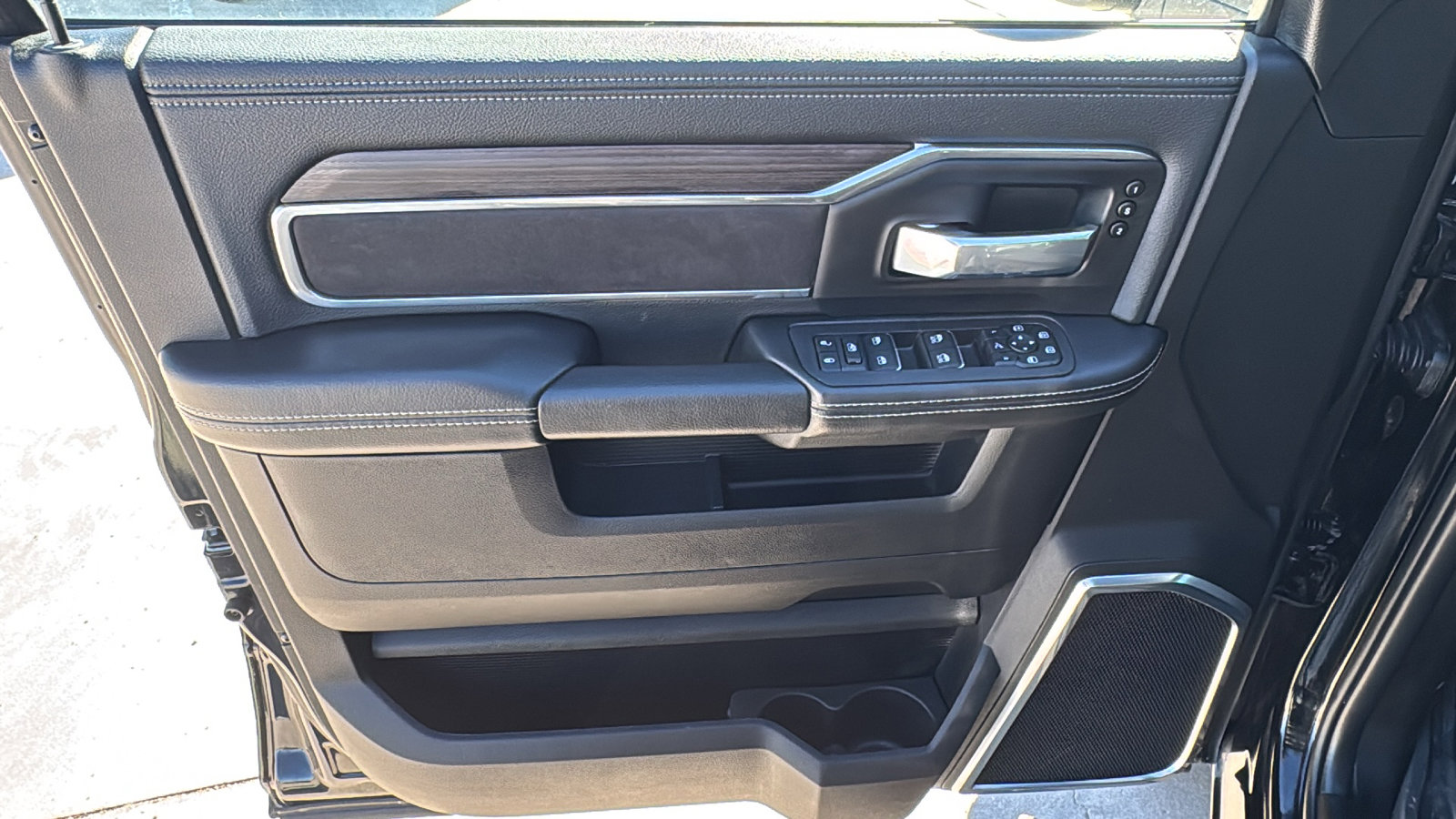 Used 2025 RAM 3500 Laramie w/ Night Edition image 12