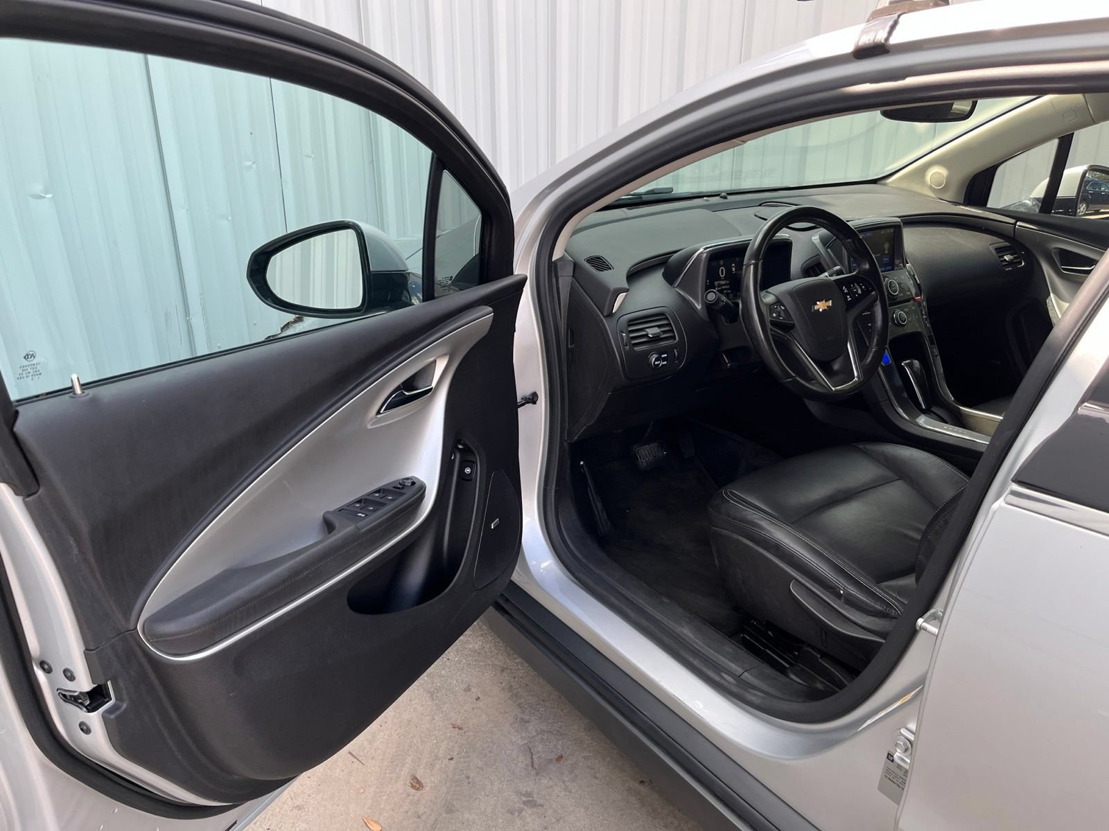 Used 2013 Chevrolet Volt Premium w/ Premium Trim Package FWD image 10