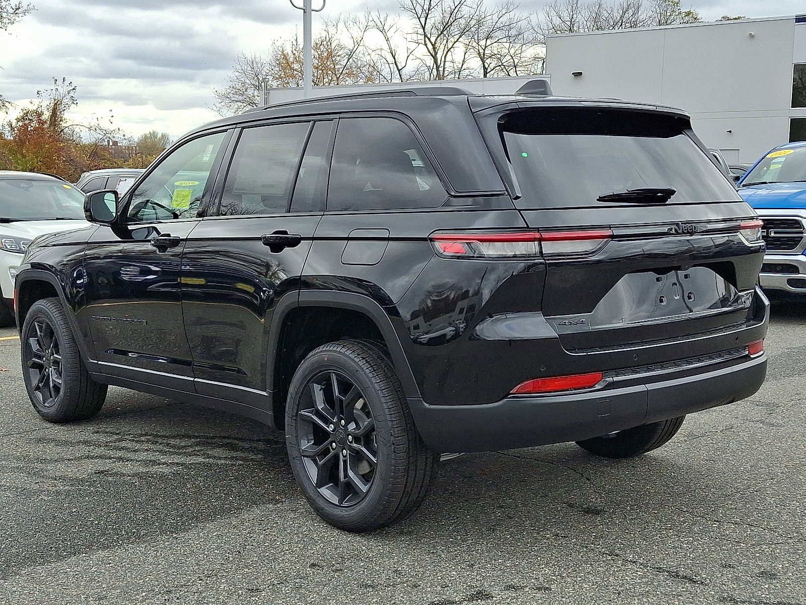 New 2025 Jeep Grand Cherokee Limited image 3