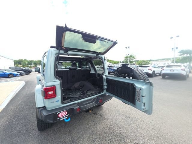 Used 2024 Jeep Wrangler Unlimited Sahara w/ Safety Group AWD/4WD image 31
