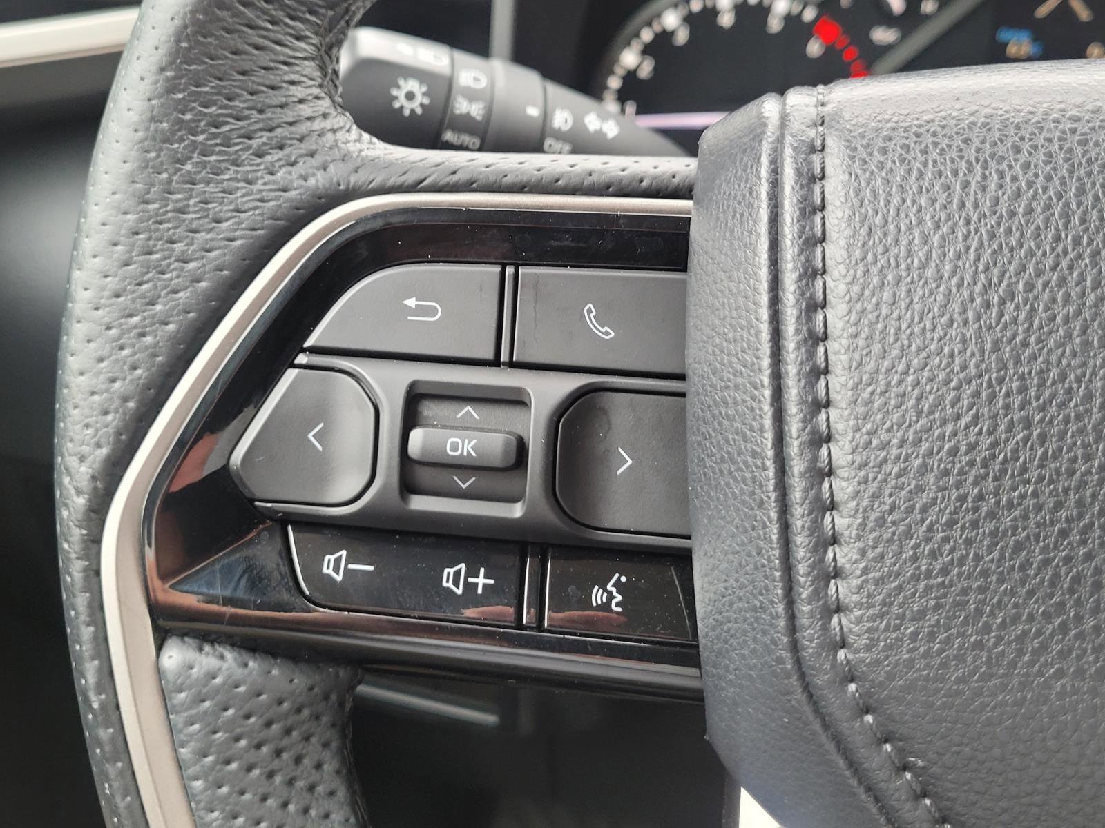 Used 2022 Toyota Tundra Limited RWD image 9